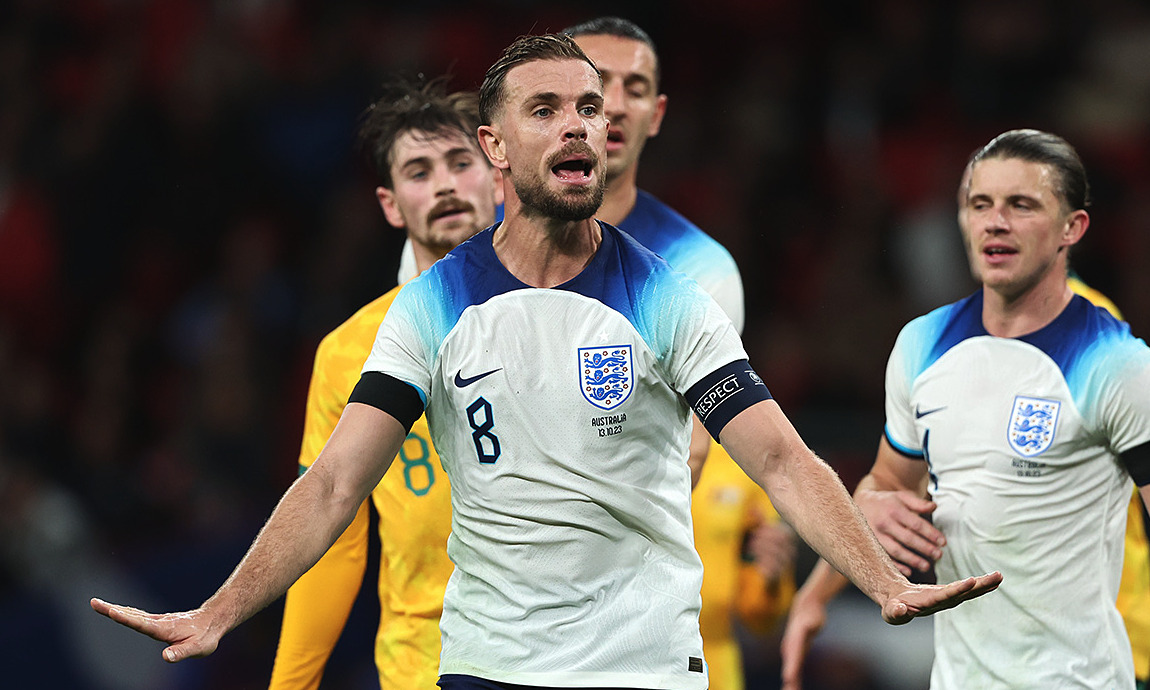 Jordan Henderson liên tục bị báo chí Anh chỉ trích